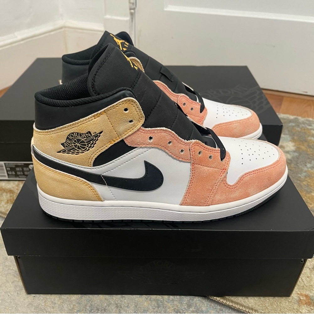NIB Men Size 9 (Euro Sz 42.5) Jordan 1 Mid SE Sneakers Magic Ember/Sundial-White - Picture 8 of 17